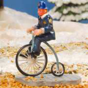 Polizist mit Hochrad