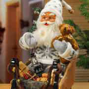 Schlitten mit Weihnachtsmann