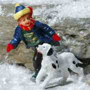 Miniaturfigur Junge mit Hund