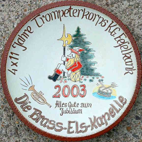 Jubiläumsteller Karneval Trompeter