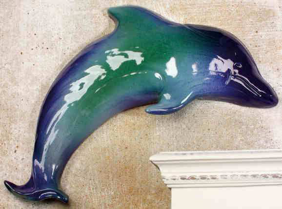 Delfin-Wandrelief