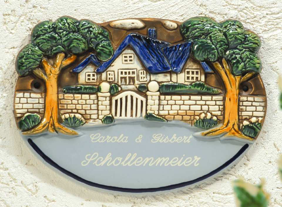 Keramik Türschild „Haus mit Bäumen”, wetterfestes Namensschild