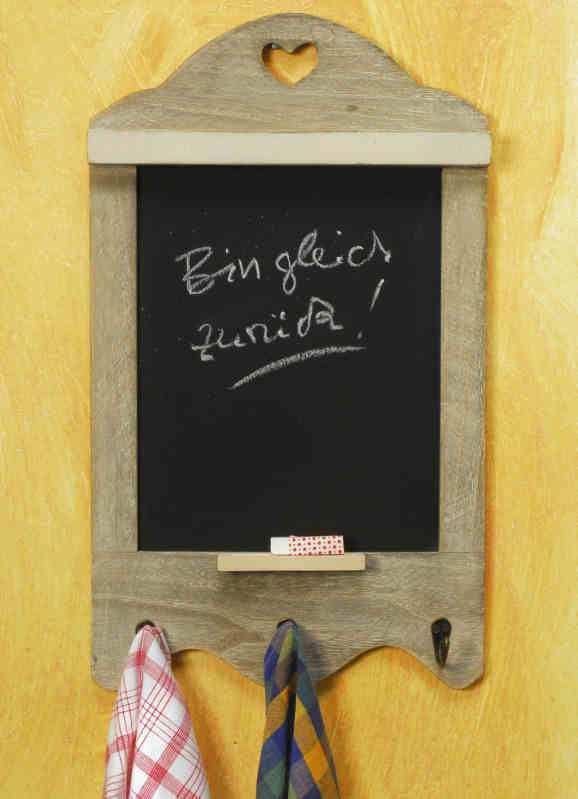 Memotafel mit Kleiderhaken