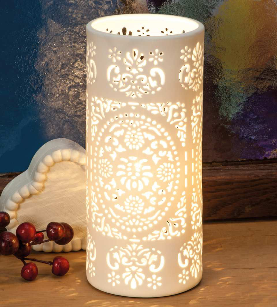 Tischlampe mit Ornamenten, Tischbeleuchtung aus Porzellan