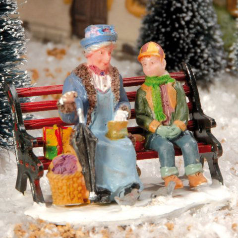 Lichthäuser Miniaturfiguren „Oma mit Enkel auf Bank”