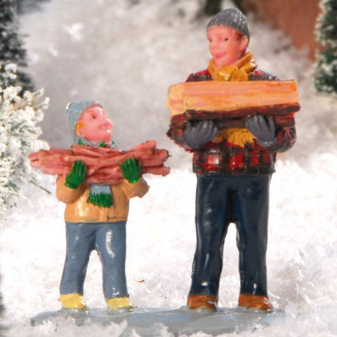 Lichthäuser Miniaturfiguren Set „Vater und Sohn tragen Holz”