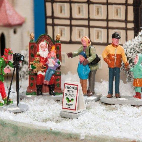 Lichthäuser Miniaturfiguren Set „Fotos mit Weihnachtsmann”