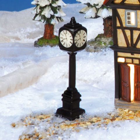 Lichthäuser Miniatur Weihnachtsdeko „Nostalgie Standuhr”