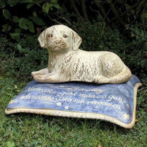 Gedenkstein „Hund Jacky”, Grabschmuck aus Keramik