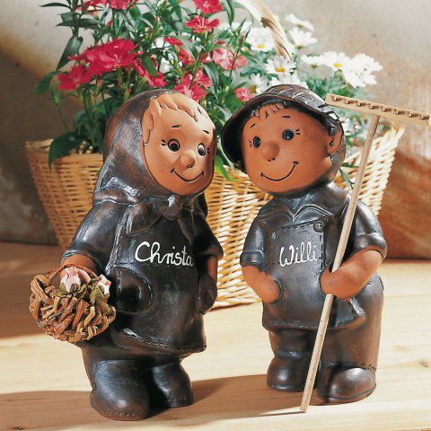 Gartenfiguren „Christa & Willi” mit Beschriftung