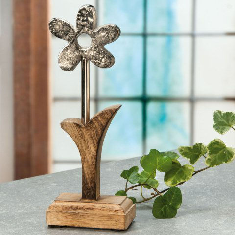 Deko-Objekt „Metall-Blume” auf Holz zur Tischdekoration