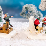 Lichthäuser Miniaturfiguren Set „Schneeballschlacht”