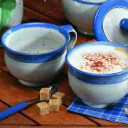 Weiß-blaue Café au lait Kaffeetasse aus Steinzeug