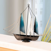 Maritimes Deko-Objekt „Segelschiff” mit Metallfuß