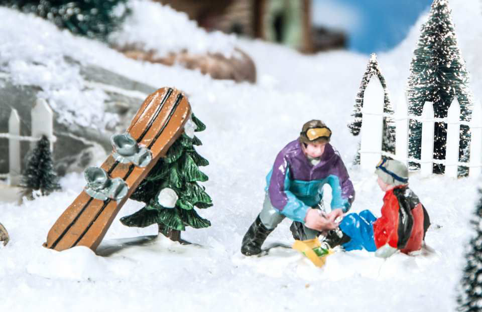 Lichthäuser Miniaturfiguren Set „Snowboard-Abfahrt”