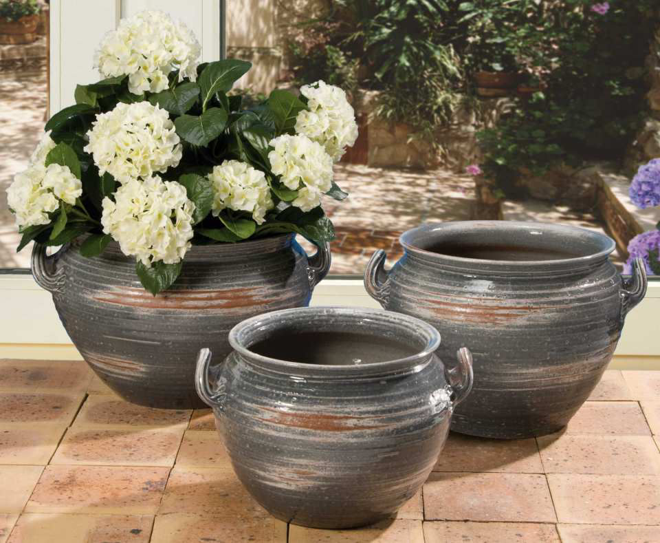 Bauchiger Keramik Kübel, grau glasiert, mit Bodenloch
