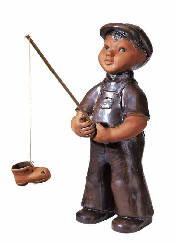 Gartenfigur „Peter der Angler”, Gartendeko aus Keramik