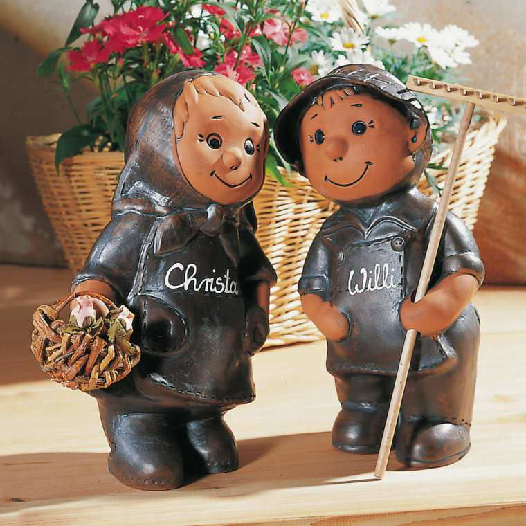Gartenfiguren „Christa & Willi” mit Beschriftung