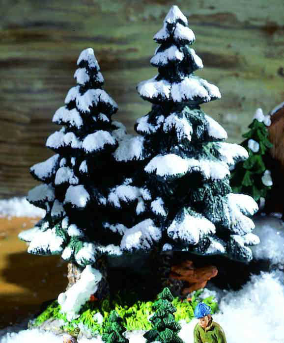 Lichthäuser Miniatur Tannenbaum-Gruppe, schneebedeckt