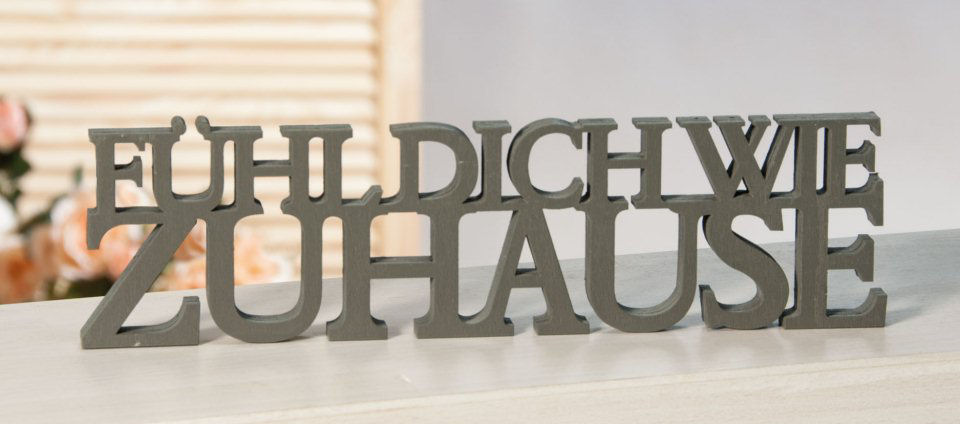 3D Deko-Holzschriftzug „Fühl dich wie Zuhause”